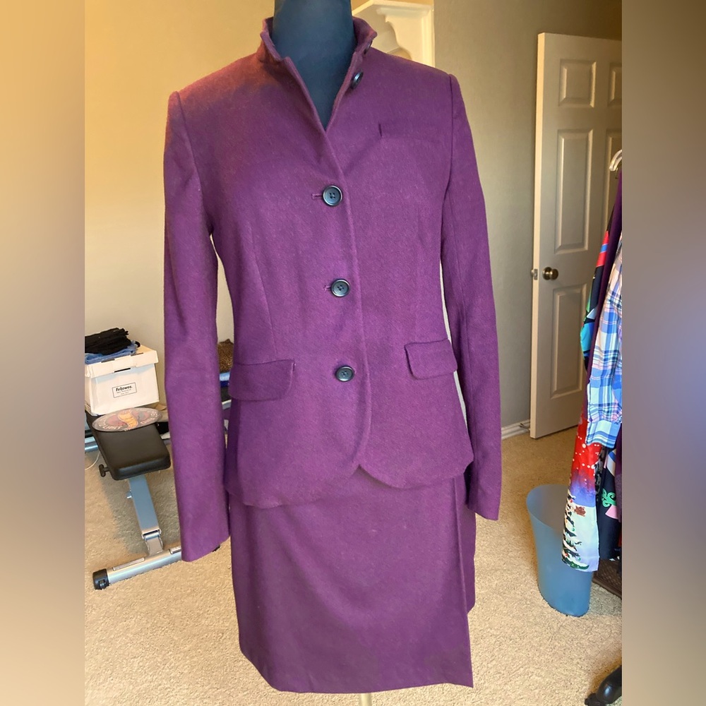 Banana Republic 2 piece suit: jacket + boot skirt, size 4 jacket, size 2 skirt